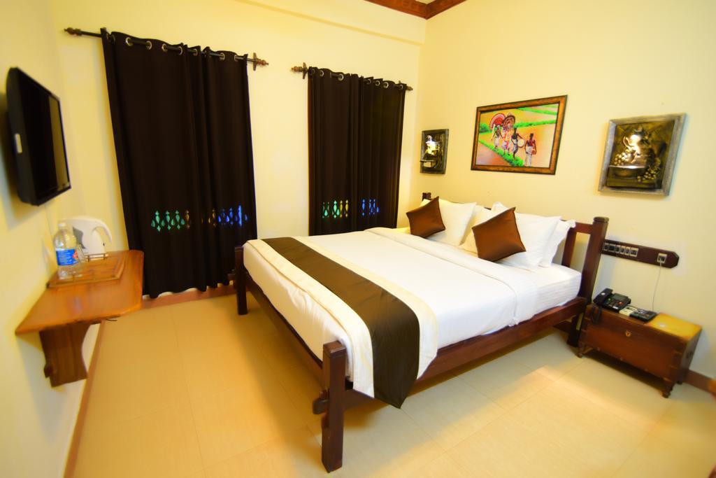 Kovalam Beach Hotel Exterior foto