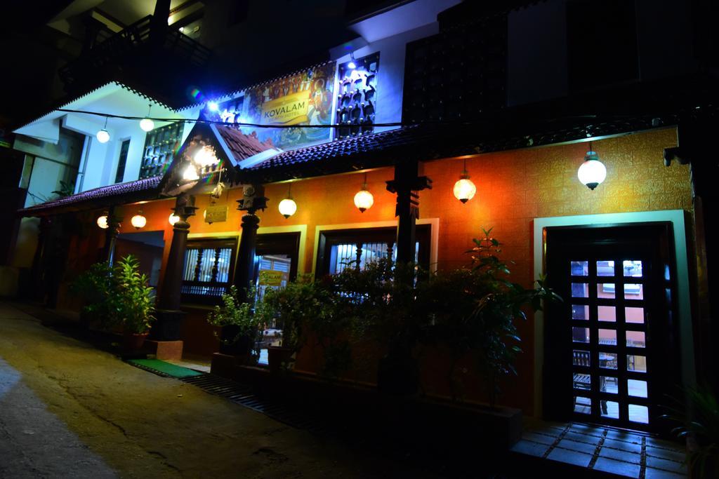 Kovalam Beach Hotel Exterior foto
