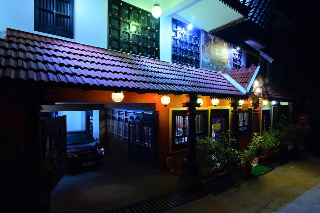 Kovalam Beach Hotel Exterior foto