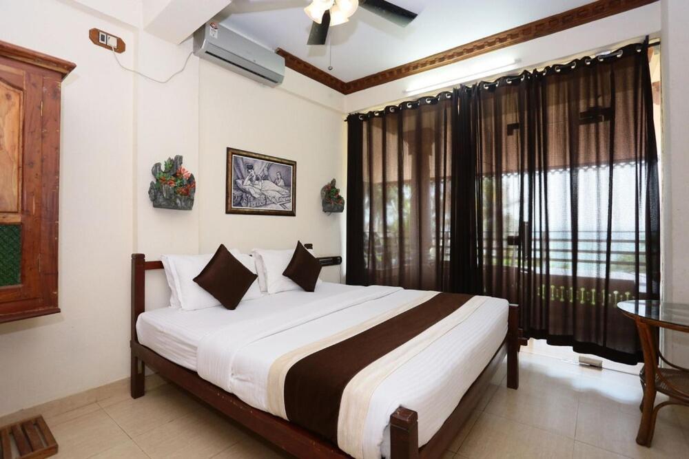Kovalam Beach Hotel Exterior foto