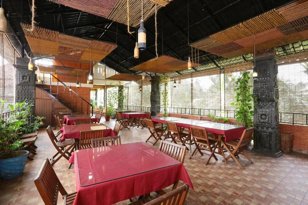 Kovalam Beach Hotel Exterior foto