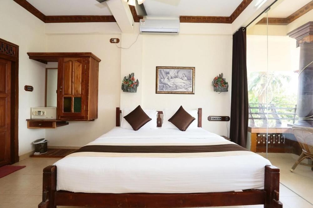 Kovalam Beach Hotel Exterior foto